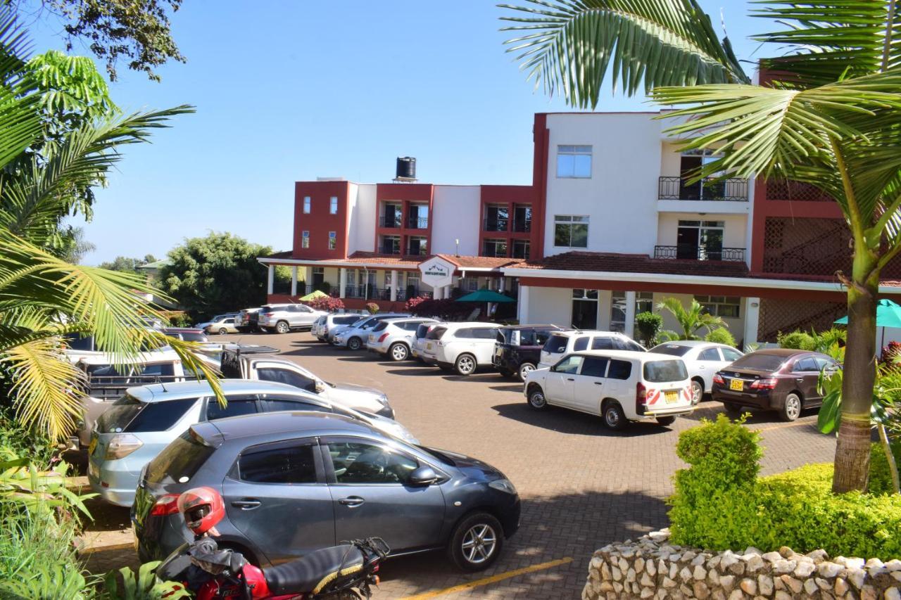Meru Slopes Hotel Exterior photo