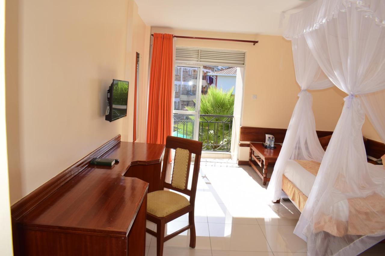 Meru Slopes Hotel Exterior photo
