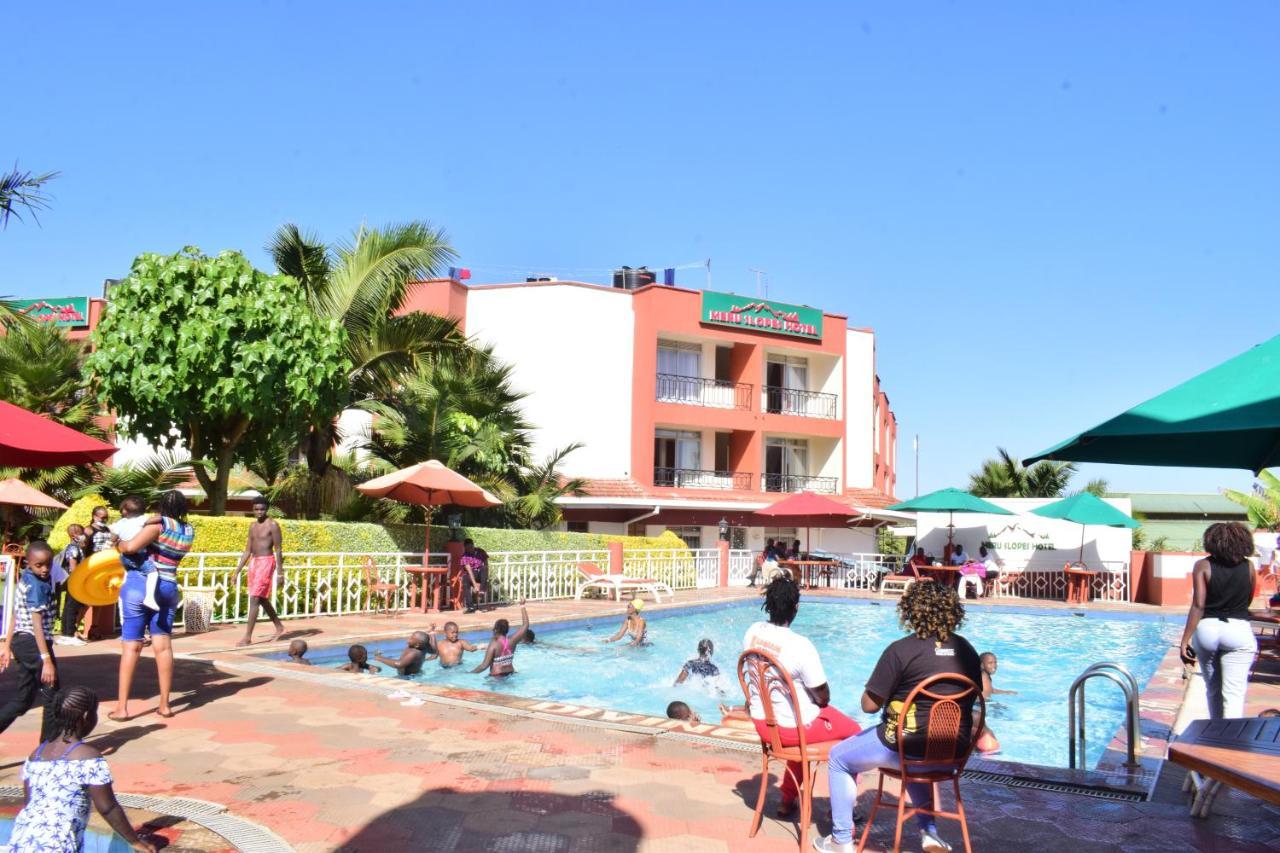 Meru Slopes Hotel Exterior photo